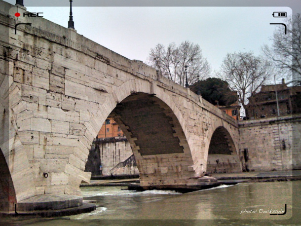 Roman Holidays: The other side of Ponte Cestio... Roma in versi :: Er Tevere | photo: ©ockstyle