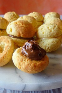 Dolcetti: Pesche all'alchermes con crema al cioccolato