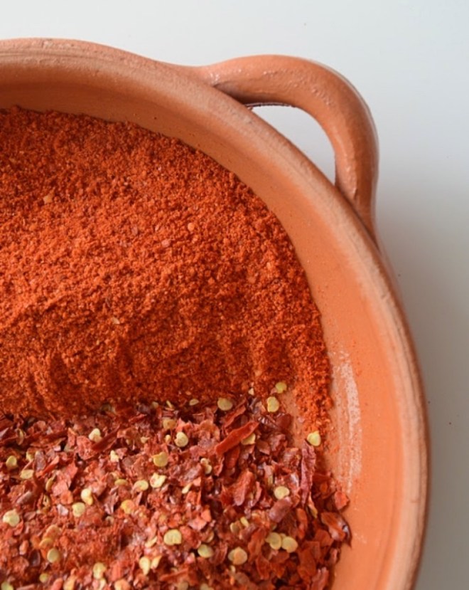 Peperone in polvere e grana grossa | Spaghetti alla chitarra al peperone rosso di Altino